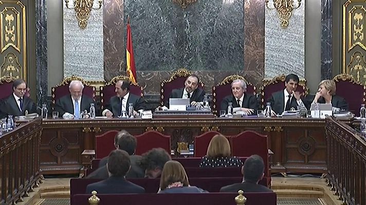 Informativo 24h - Vídeos de las defensas para intentar demostrar que la "violencia" fue solo policial (y III)