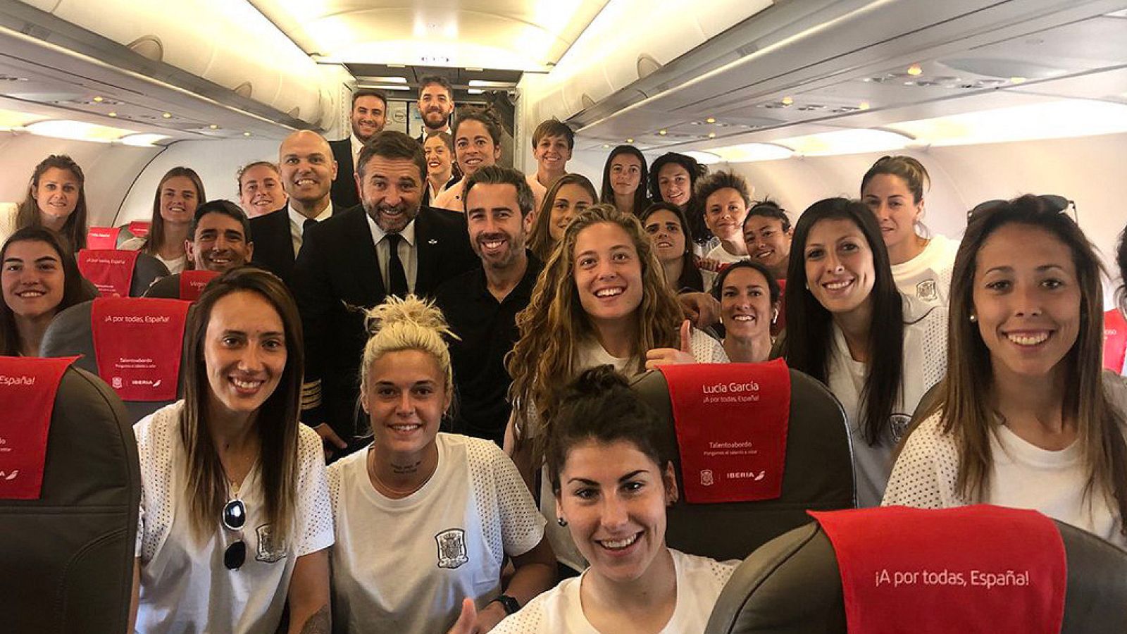La selección española femenina ya está en Francia para disputar el Mundial | Ver
