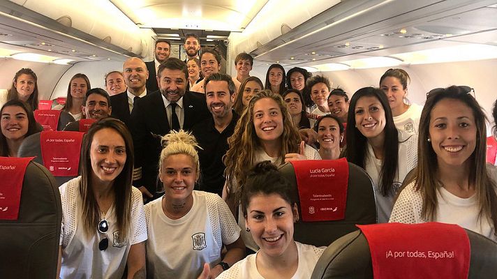 Telediario 1 - La selección española femenina ya está en Francia para disputar el Mundial