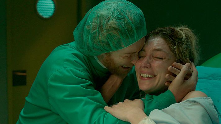 Cuéntame cómo pasó - Deborah se pone de parto