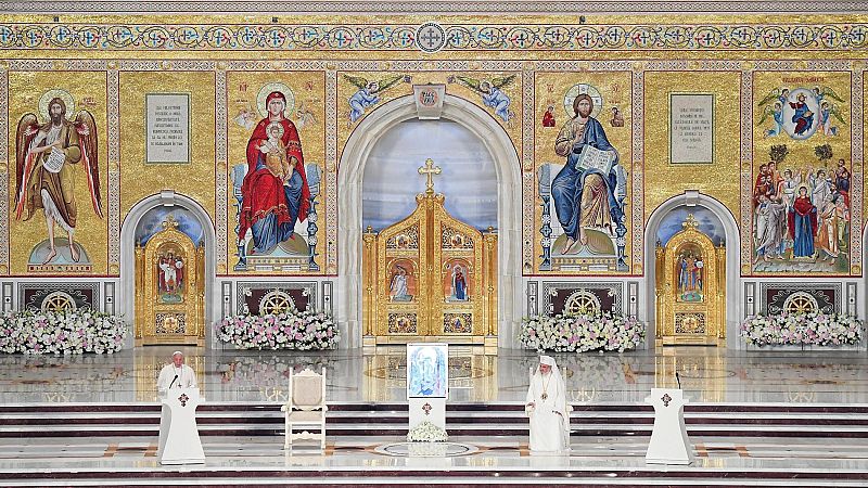 El papa visita Rumanía para acercarse a la iglesia ortodoxa