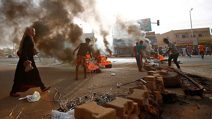 Telediario 1 - Al menos 13 personas han muerto en el desalojo de la acampada de protesta en Jartum