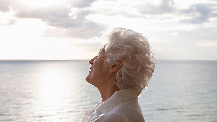 Telediario 1 - Menos tinte y más canas: una forma de reivindicar la libertad de la mujer