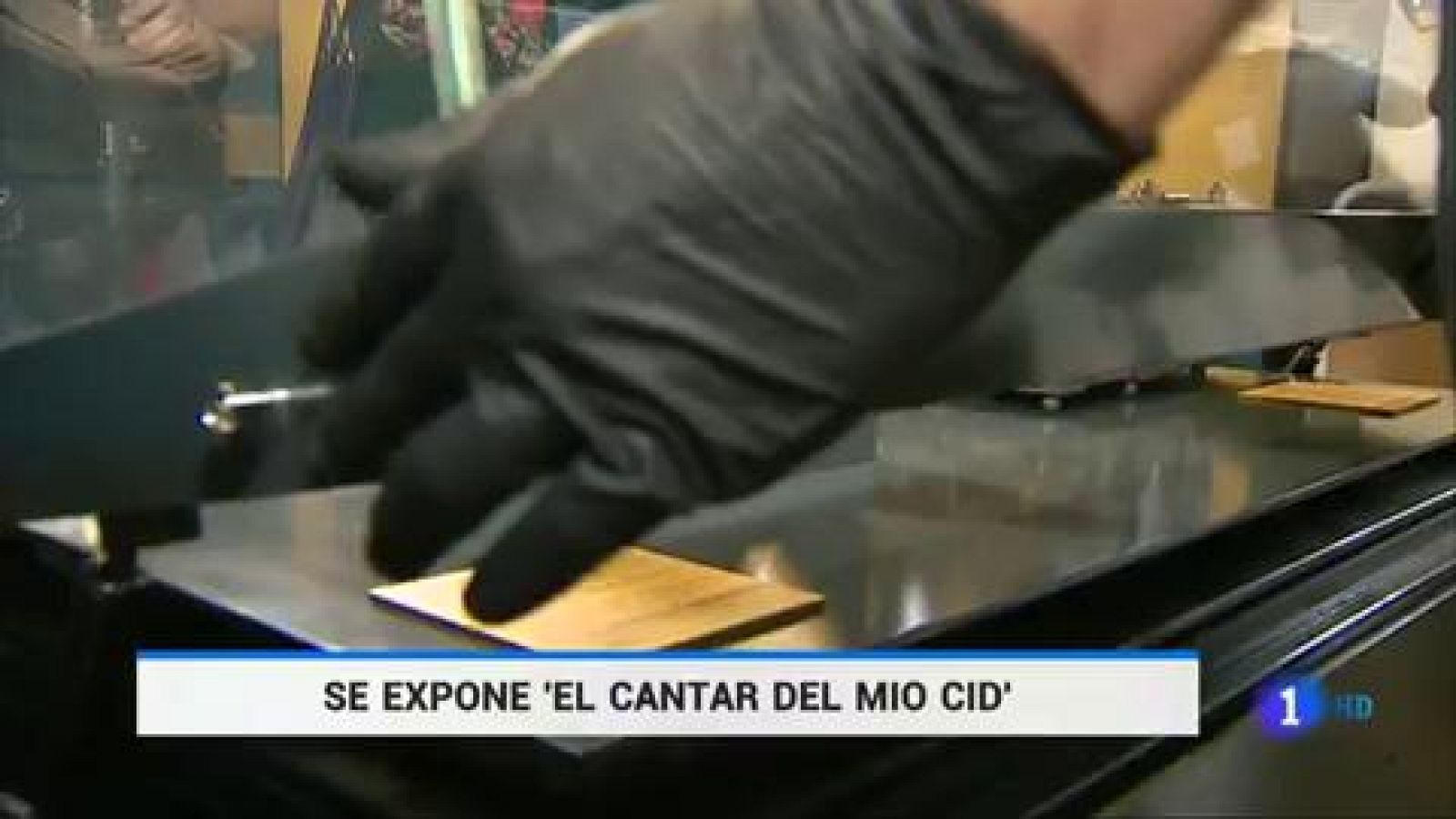 El Códice del Mio Cid sale por 15 días de la cámara acorazada de la BNE | Ver