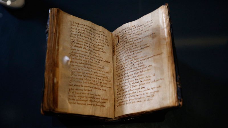 El Códice del Mio Cid sale por 15 días de la cámara acorazada de la BNE | Ver