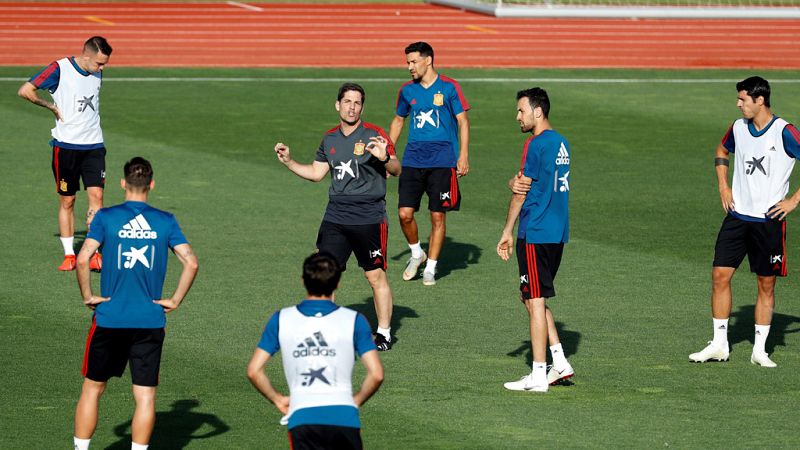 La selección entrena bajo la batuta de Robert Moreno | Ver