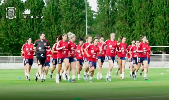 Telediario 1 - La selección femenina de fútbol, lista para debutar en el Mundial ante Sudáfrica