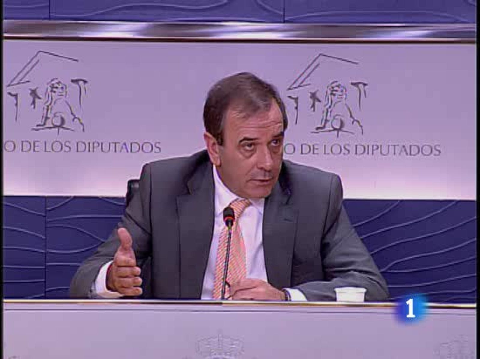 Rechazo político a los fichajes millonarios | Ver