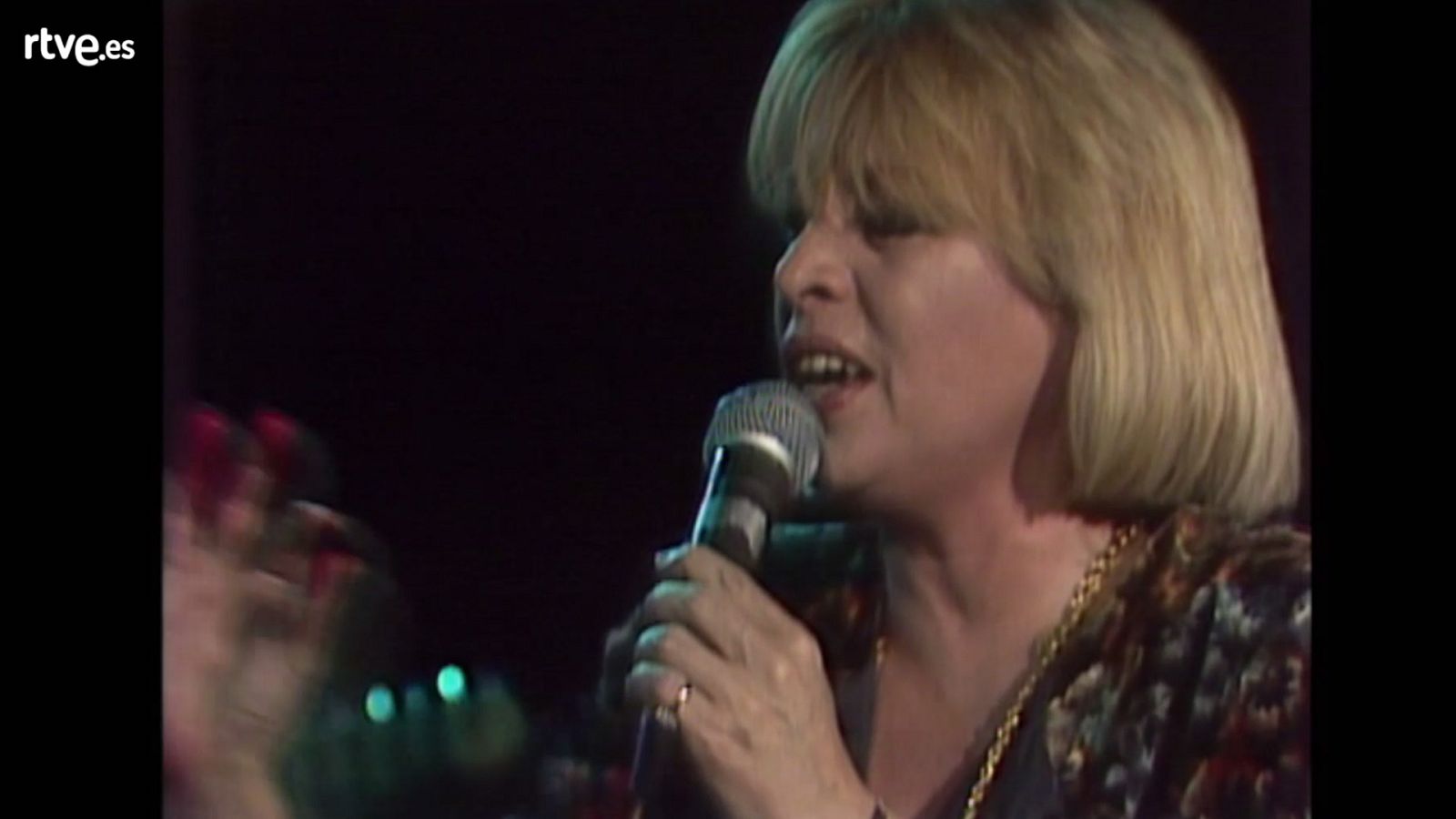 Mari Trini. "Una estrella en mi jardin" (A media voz, 1988)