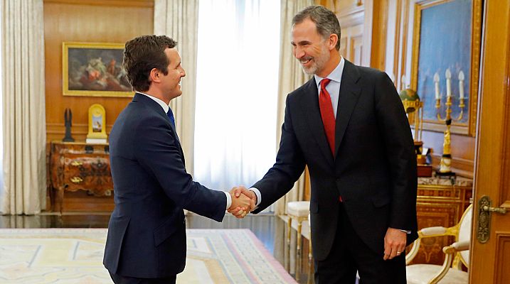 Telediario 1 - Casado y Rivera comunican al rey que no apoyarán la investidura de Sánchez