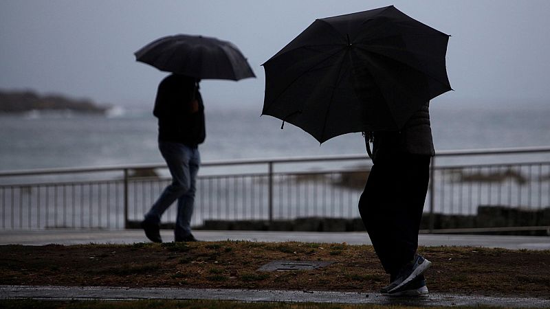 Intervalos de viento fuerte en el litoral de Galicia, área Cantábrica y Pirineos - Ver ahora