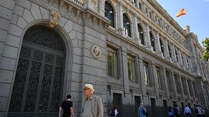 Telediario 1 - El Banco de España afirma que "la subida del salario mínimo terminará teniendo un impacto negativo en el empleo"