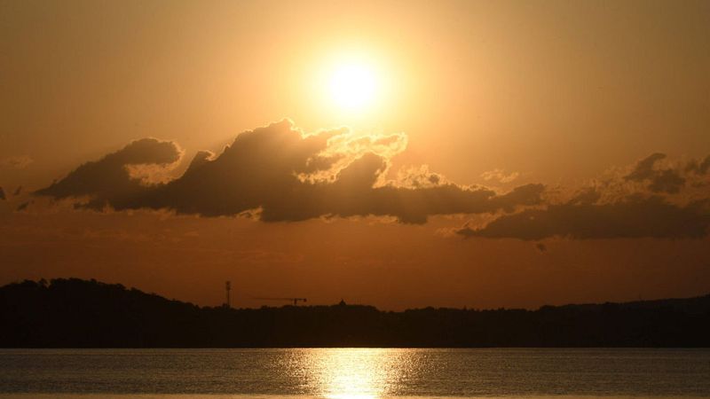 Los cielos estarán despejados en casi toda España menos  en el norte y en Canarias