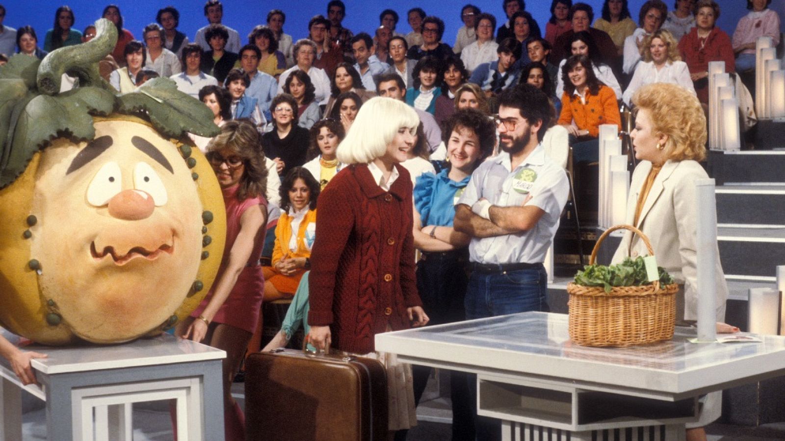 Viaje al centro de la tele - Momentazos de Un, dos, tres - ver ahora