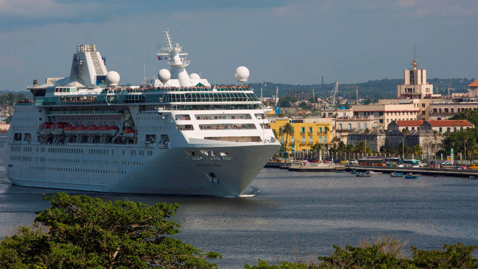 Un solo crucero contamina el equivalente a 5 millones de coches