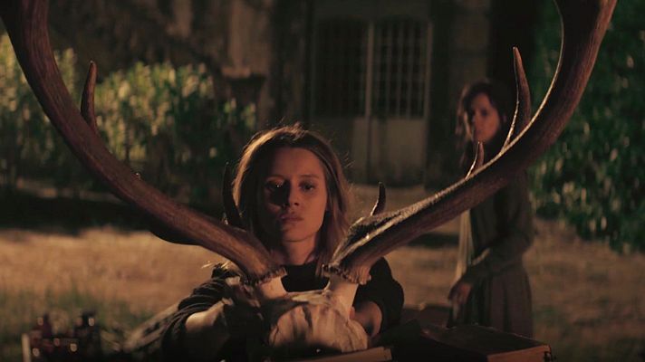 Cultura en Rtve.es - Así es 'La influencia', terror y suspense con Emma Suárez, Manuela Vellés y Maggie Civantos