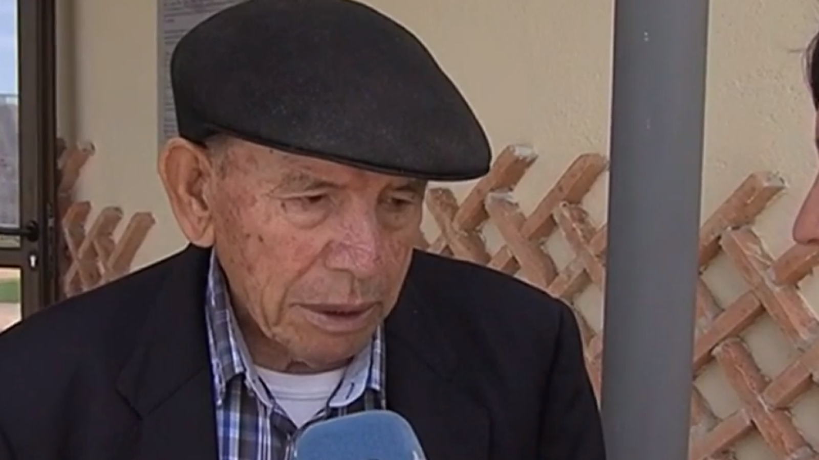 El hombre que ha donado 80.000 a una guardería: "Todos me llaman abuelo" | Ver