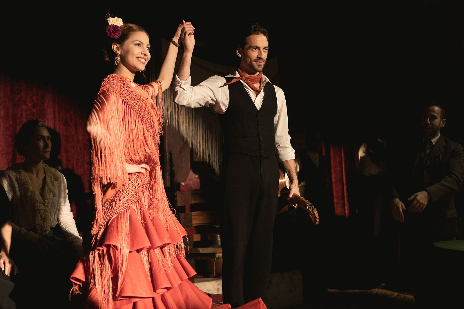 Cinta vuelve a los escenarios junto a Rafael | Ver