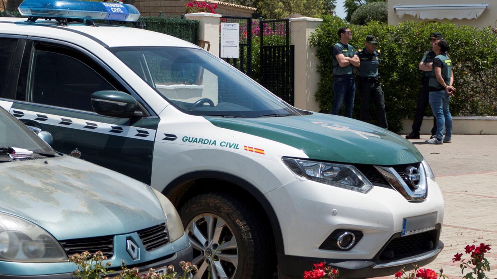 Hallan muerta a una mujer de 29 años y a su compañero sentimental, que se ha suicidado, en Alboraya | Ver