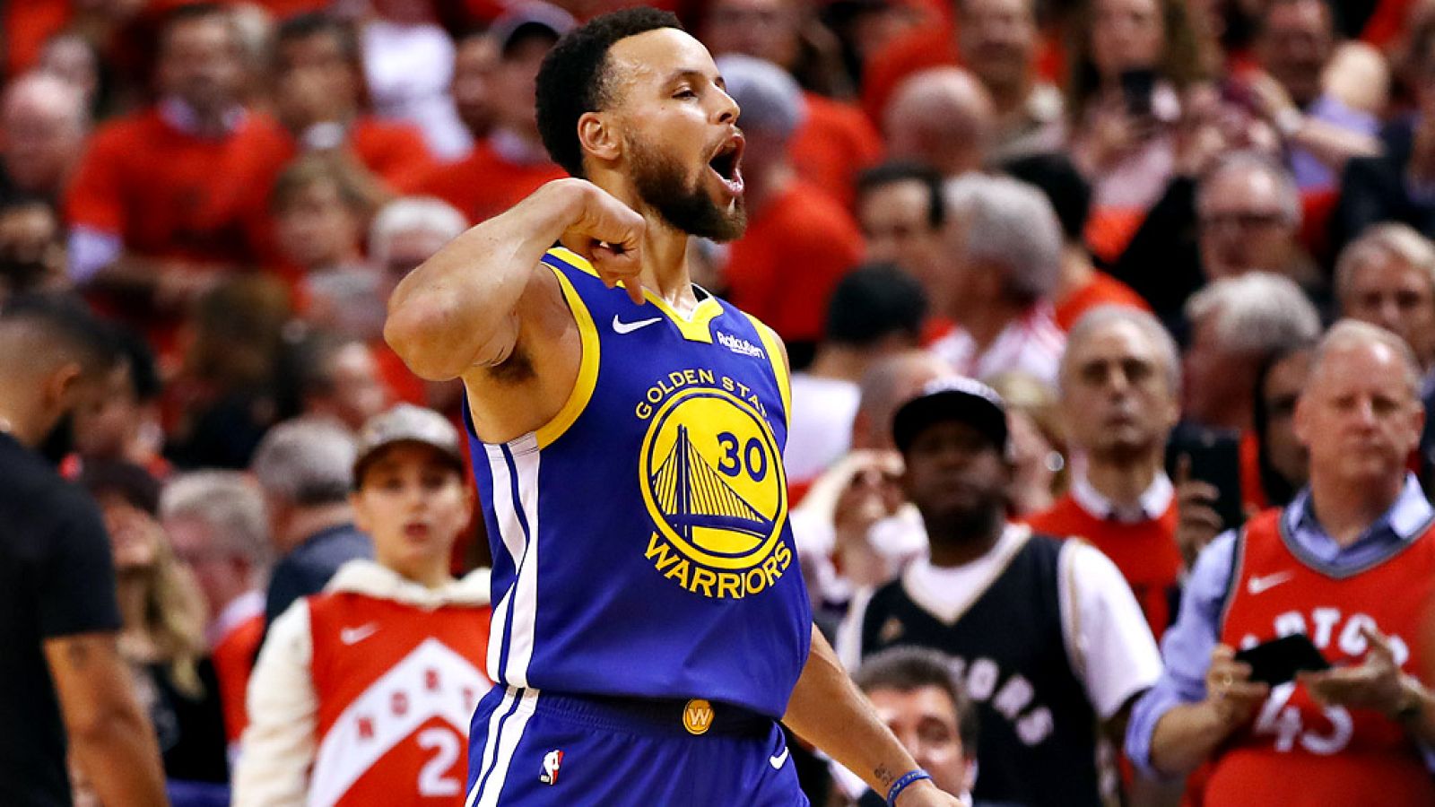 Los Golden State Warriors, gracias a una impecable actuación de Stephen Curry, han vencido a los Toronto Raptors de Marc Gasol, Serge Ibaka y Kawhi Leonard, y han colocado un 3-2 en las finales de la NBA.