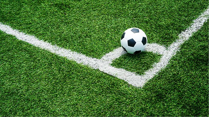 Telediario 1 - Jugar al fútbol con clientes se considera tiempo de trabajo