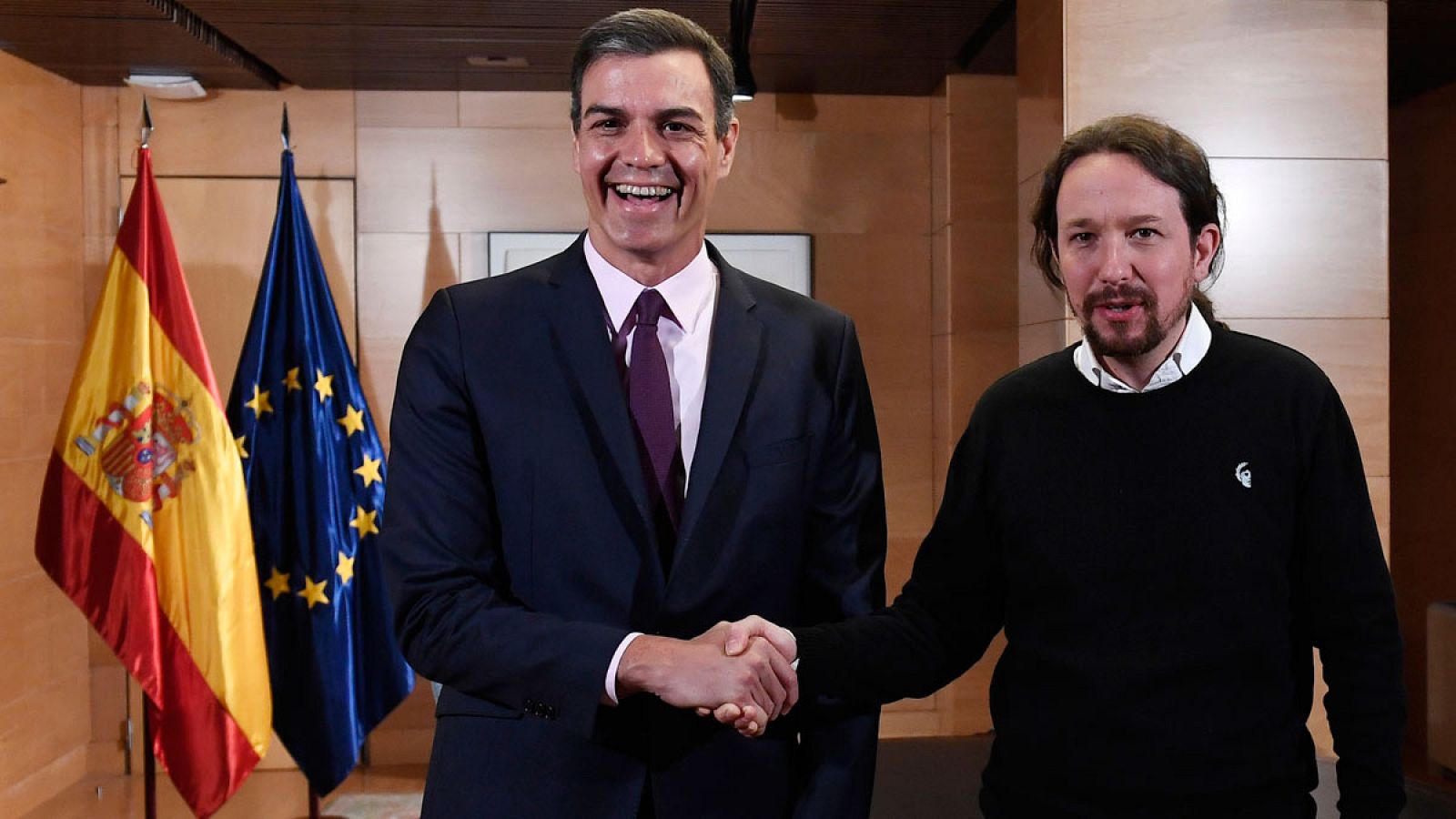 Sánchez se abre a negociar con Iglesias un "gobierno de cooperación"