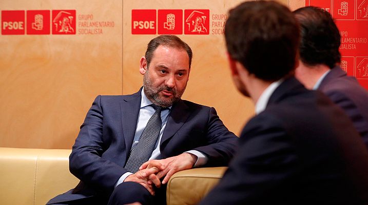 Telediario 1 - El PSOE sigue buscando apoyos para la investidura de Sánchez y no descarta que Podemos entre en el Gobierno