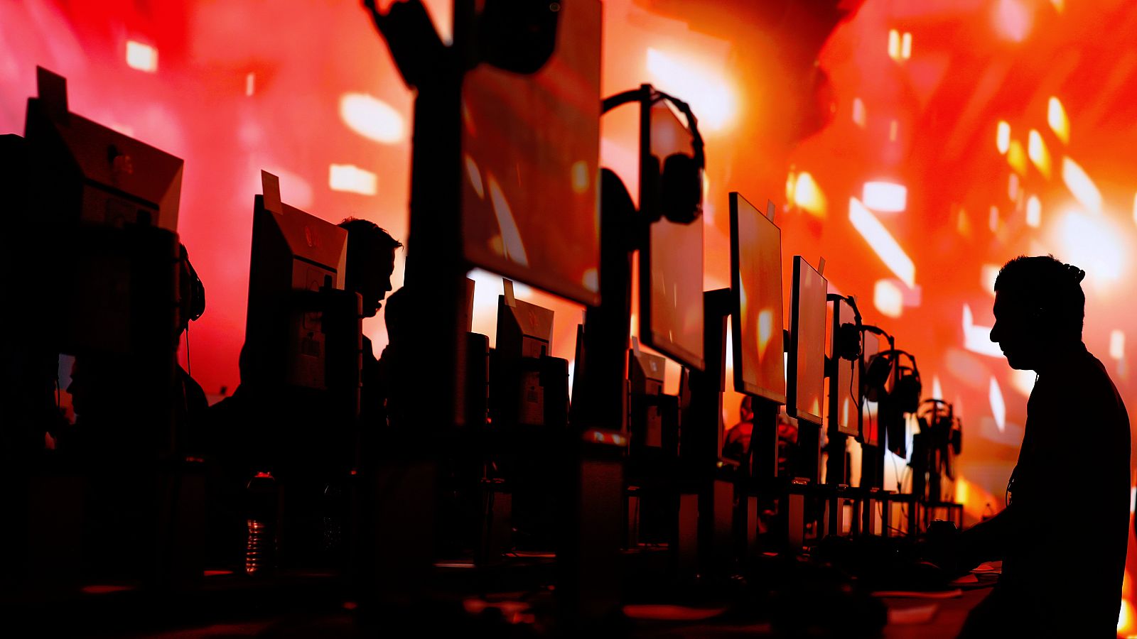 La feria E3, el encuentro de videojuegos más importante del mundo, ha abierto sus puertas en Los Ángeles (EE.UU.) con la mirada puesta no solo en el presente de esta industria del entretenimiento sino, sobre todo, en las ambiciosas posibilidades y ví