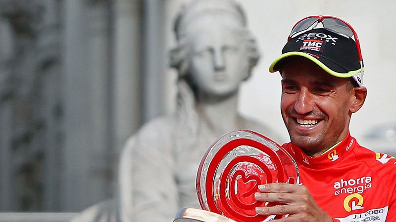 Juanjo Cobo pierde la Vuelta 2011 tras ser descalificado por dopaje | Ver