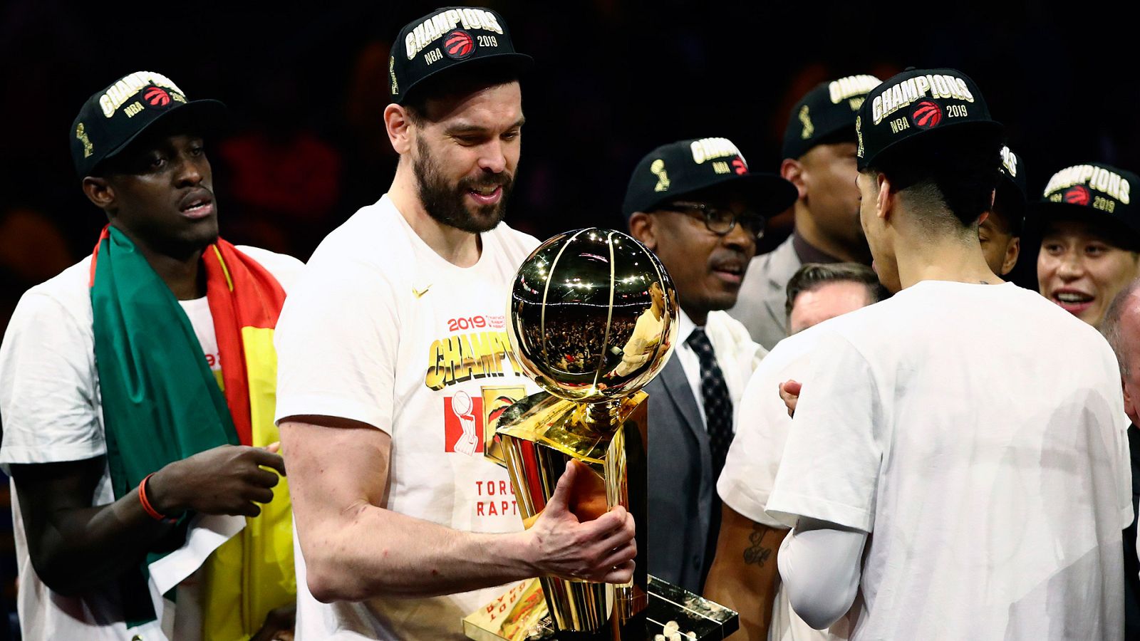 Los Raptors de Marc Gasol e Ibaka ganan la NBA