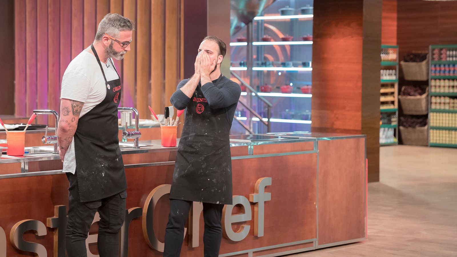 Carlos se queda a las puertas de la final y abandona los fogones de MasterChef | Ver