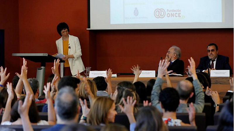 Presentan el primer diccionario multimedia de la lengua de signos española