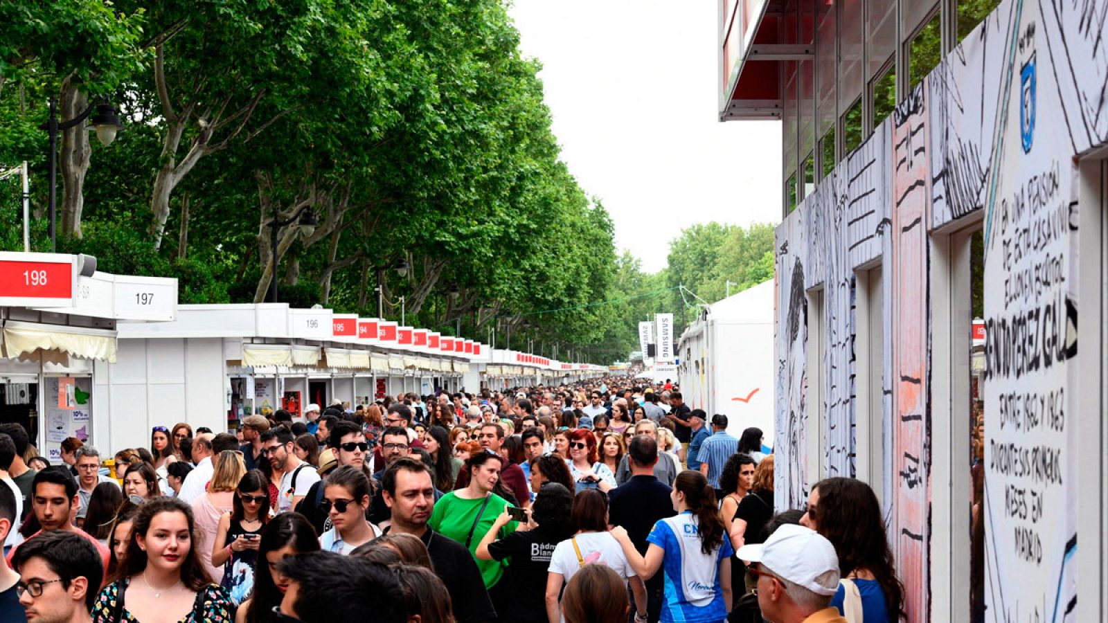 La feria del libro echa el cierre el domingo en una edición en la que el buen tiempo ha acompañado