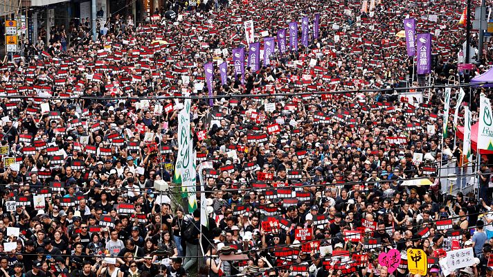  - Cientos de miles de personas se manifiestan en Hong Kong para pedir la retirada de la ley de extradición