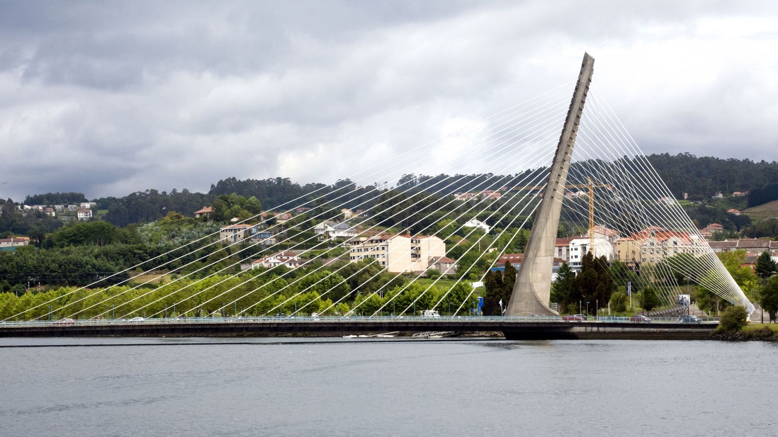 Lluvias fuertes en Galicia y temperaturas altas en el Valle del Ebro - Ver ahora