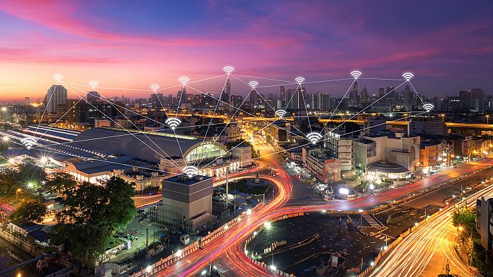 Telediario 1 - El 70% de las empresas españolas contempla el uso del 5G en los próximos dos años