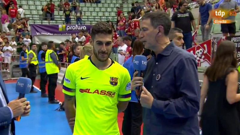 El Barça Lassa y ElPozo Murcia se jugarán el título de la Primera  División del fútbol sala español el próximo sábado en el Palau  Blaugrana después de que el conjunto azulgrana superase la 'bola de  partido' e igualase la serie tras imponerse este l