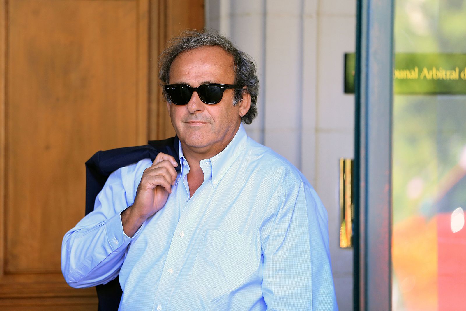 Fútbol | Platini, detenido en Francia por la concesión del Mundial de Catar 2022 - RTVE.es | Ver