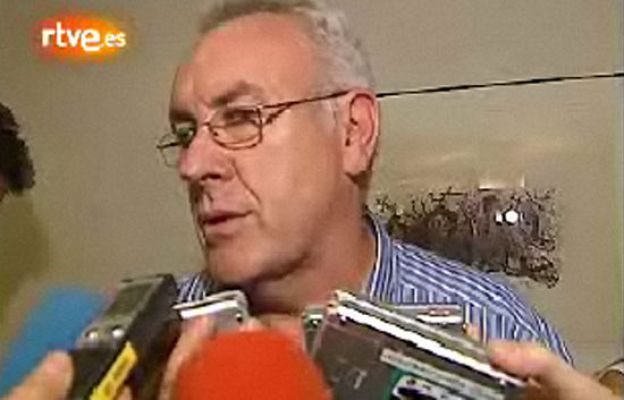  - IU pide a ETA que deje las armas