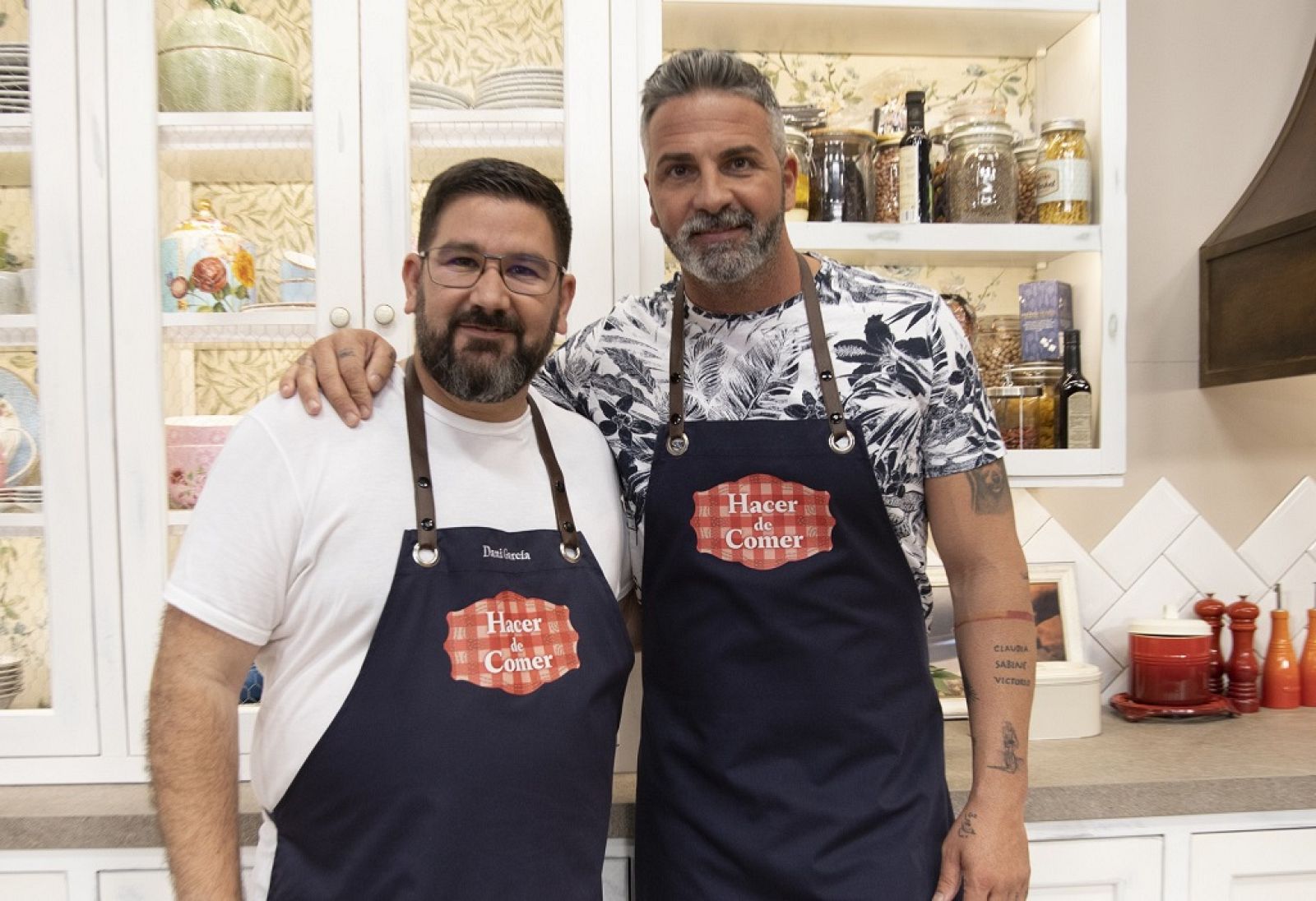 Carlos, semifinalista de MasterChef 7, visita "Hacer de comer" | Ver