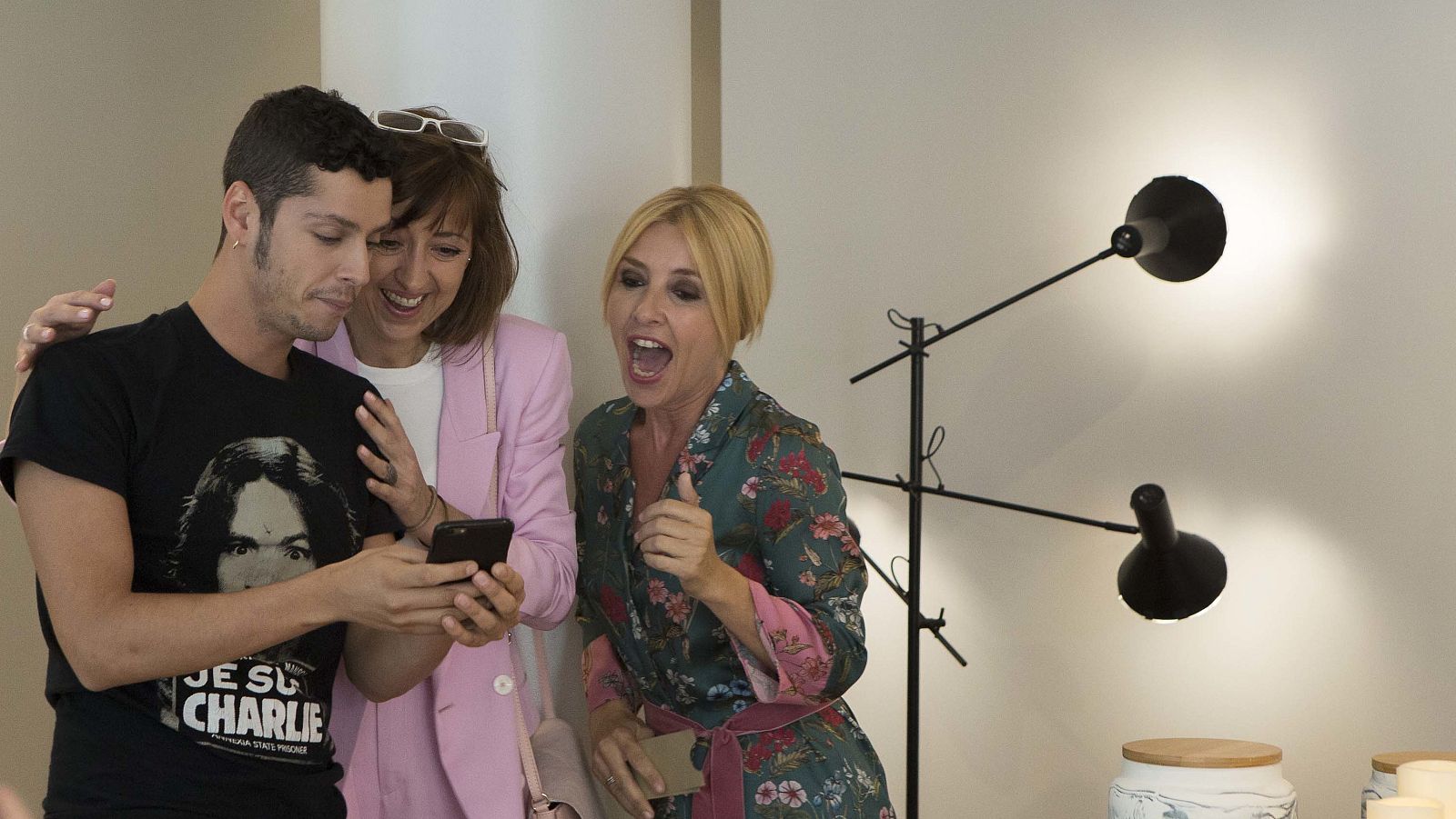 La madre de Eduardo Casanova nos cuenta cómo era de pequeño | Ver