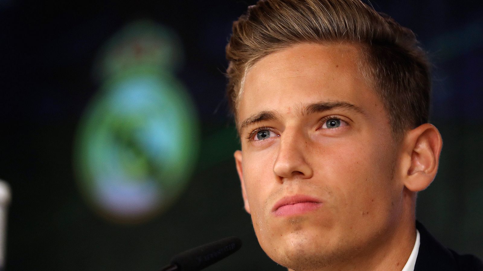 Siguiendo el camino inverso al de su padre, Marcos Llorente cambiará la próxima temporada la camiseta blanca del Real Madrid por la rojiblanca del Atlético, en el que jugará los próximos cinco años.