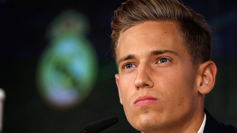 Siguiendo el camino inverso al de su padre, Marcos Llorente cambiará la próxima temporada la camiseta blanca del Real Madrid por la rojiblanca del Atlético, en el que jugará los próximos cinco años.