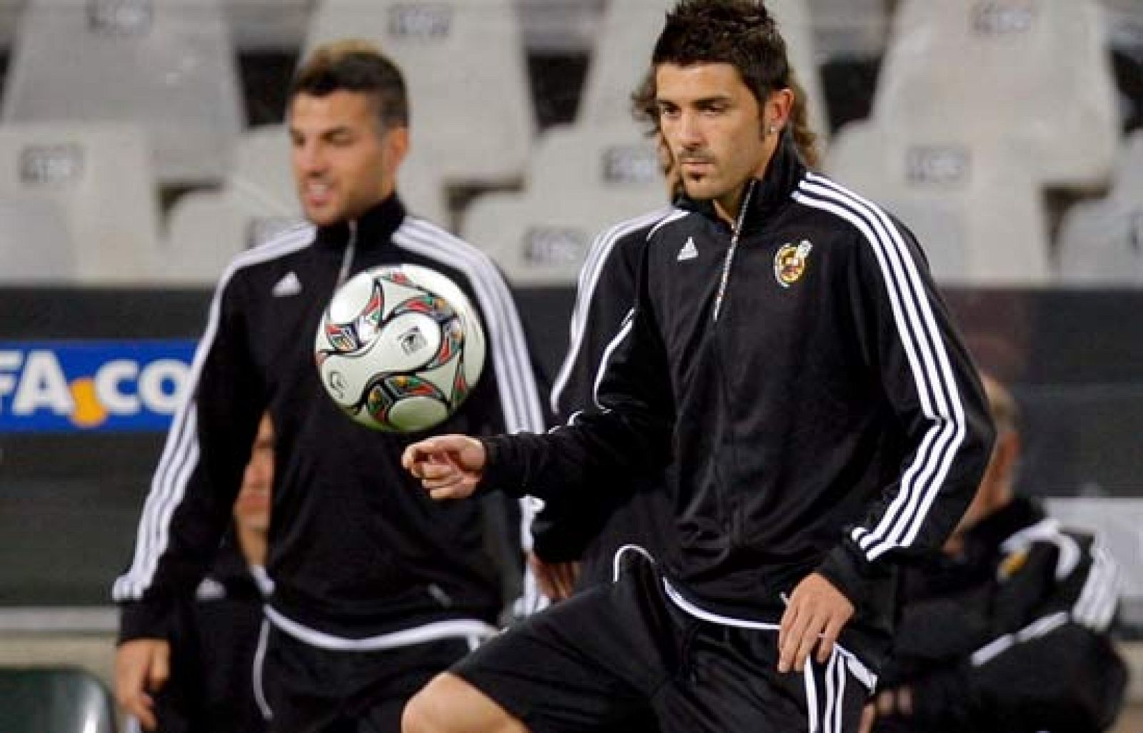 La 'Roja' arropa a Villa | Ver