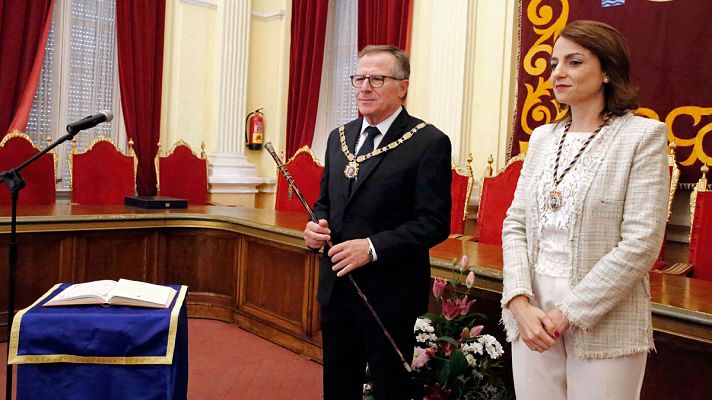 Telediario 1 - De Castro toma posesión de su cargo como presidente de Melilla