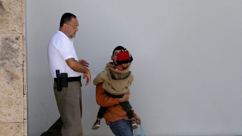 Trump retrasa dos semanas las deportaciones masivas de indocumentados - Informativo 24h | Ver