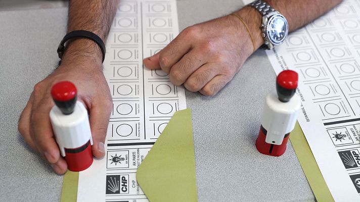 Telediario 1 - Estambul vota a su alcalde por segunda vez este año