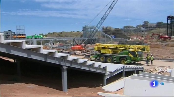 Telediario 1 - Por primera vez en su historia, el parque temático Puy Du Fou sale de Francia