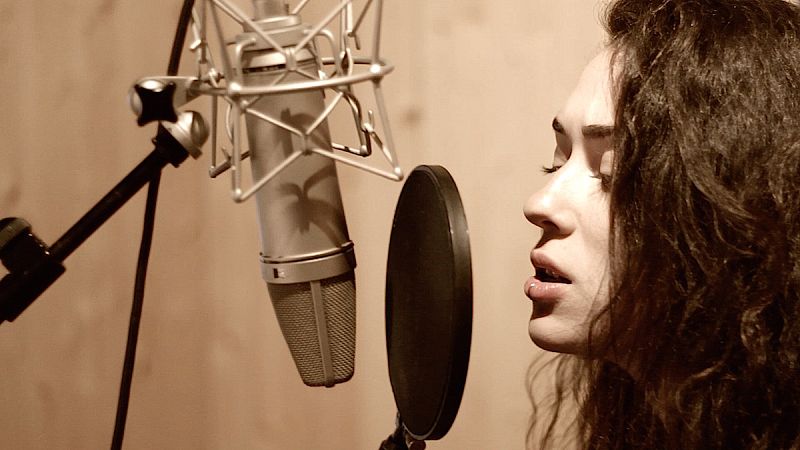 Backline - Alice Wonder, la voz - Ver ahora