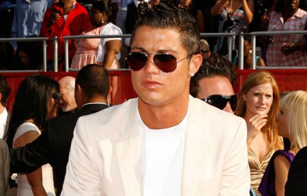  - Ronaldo luce deportivo en casa